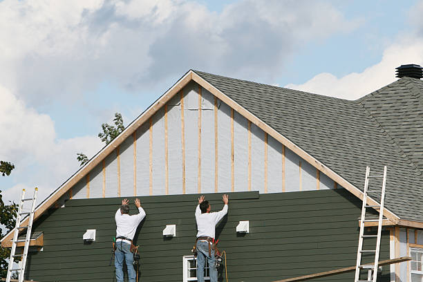 Professional Emergency Siding Repair technician working in Laurel, VA